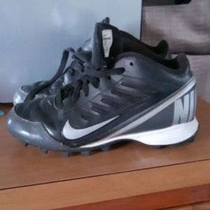 Nike cleats. Good condition.